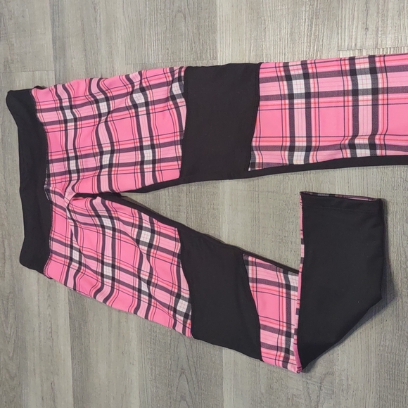 GYM GIRL Pink Black White Designer Plaid Yoga Workout Leggings USA Small New S - Picture 1 of 7